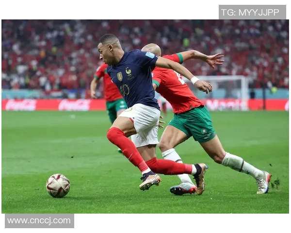 天山雪豹迎战上海申鑫决战绿茵场展现足球激情与实力对决